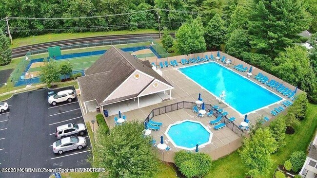 Building Photo - 94 Brookfield Dr