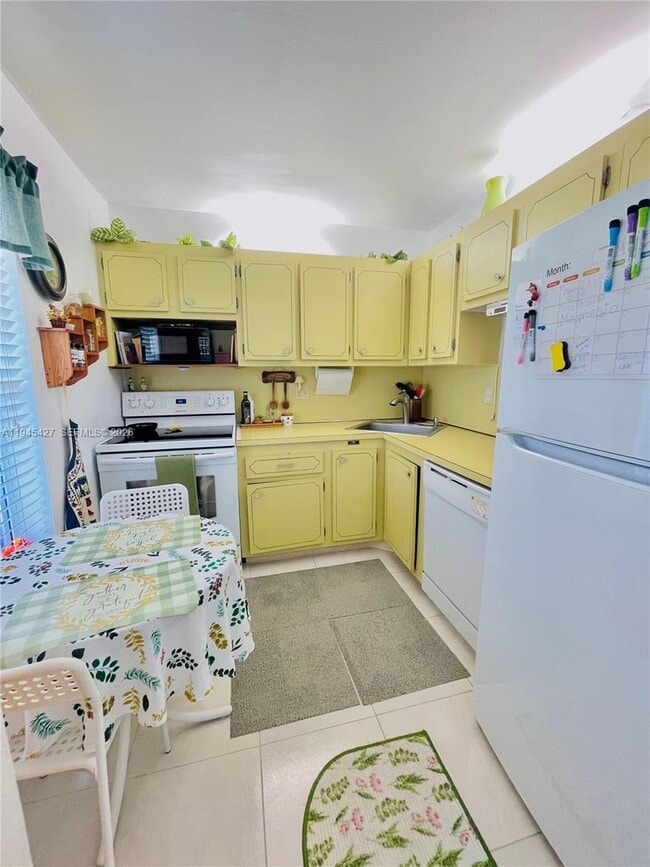 Building Photo - 6350 NW 62nd St