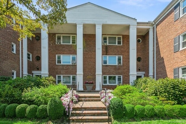 Building Photo - 1833 Palmer Ave