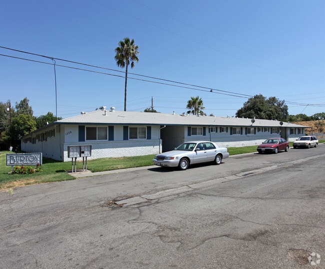 Primary Photo - Burton Court Apartments