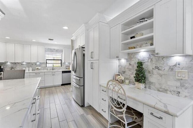 Building Photo - 8080 Covington Ct