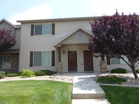 Front - 370 1425 N St