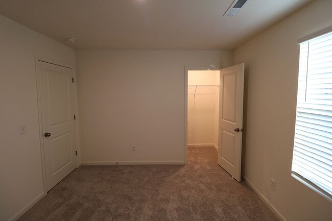 Building Photo - 757 Whitney Rd