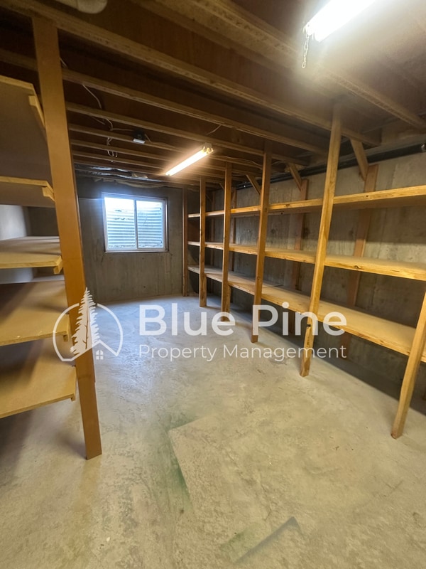 Building Photo - 1077 E 1300 N