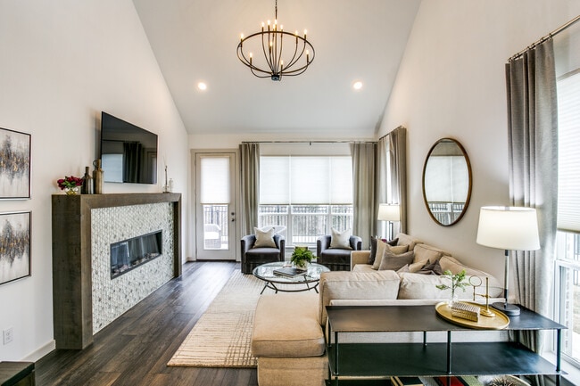 Building Photo - 100 Claire Dr