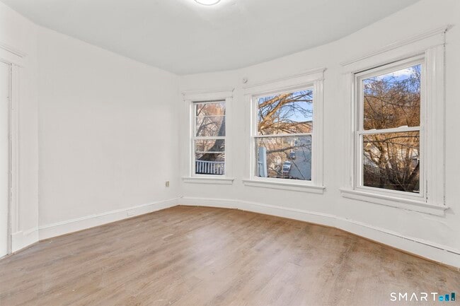 Building Photo - 77 Wall St