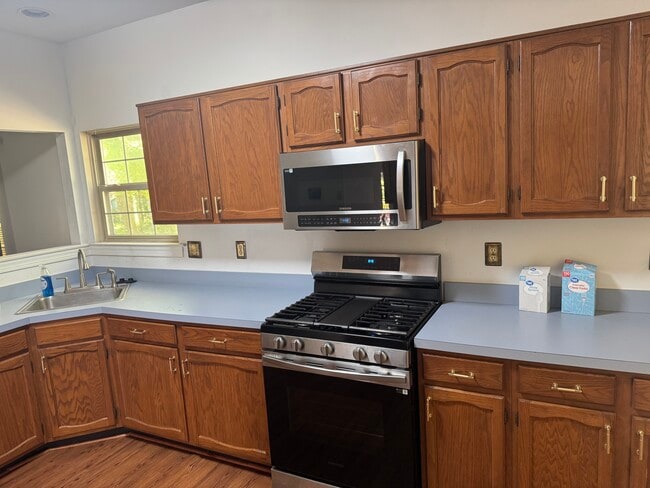 Building Photo - 6 Heather Loft Ct