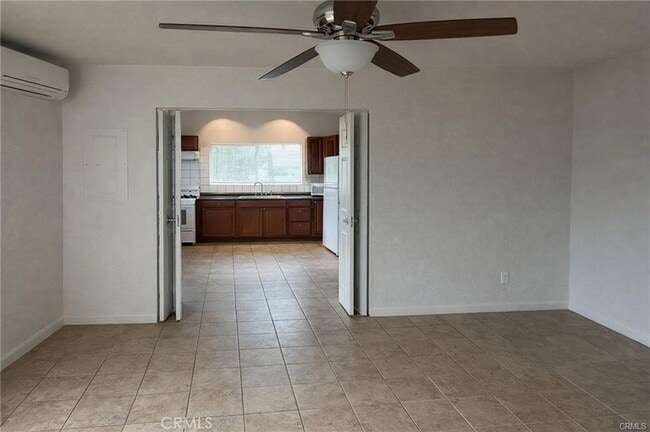 Building Photo - 494 Alta Mesa Dr