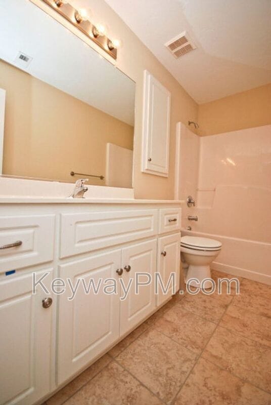 Building Photo - 115 Orchard Way