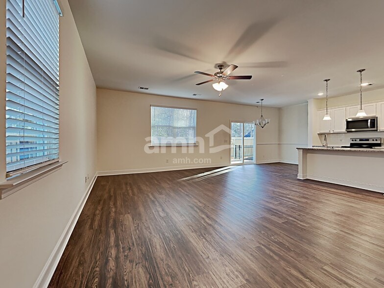 Building Photo - 1831 Produce Ln