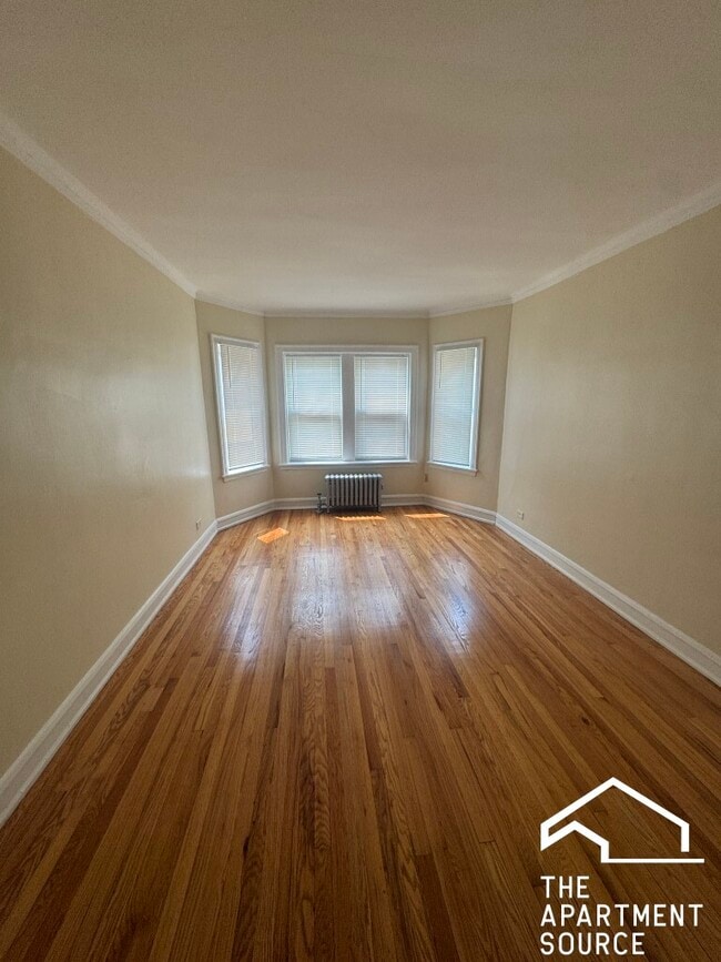 Building Photo - 6214 N Mozart St