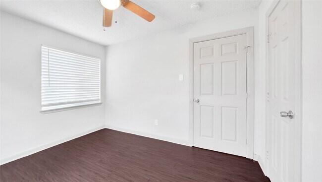 Building Photo - 2503 Delano St