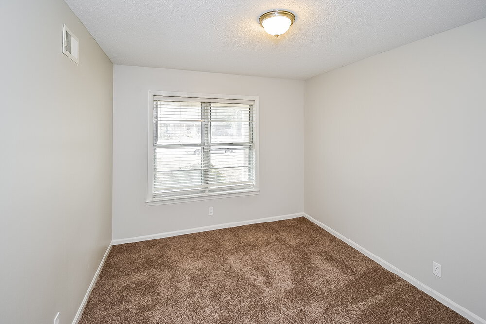 Building Photo - 9077 Neil Ave