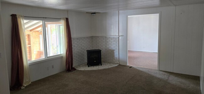 Building Photo - 3418 Tourmaline Dr