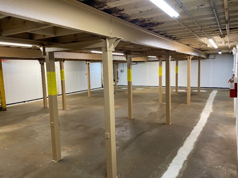 Building Photo - 2120 Rice St