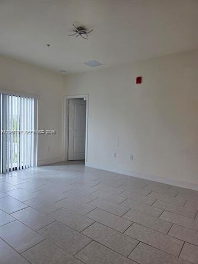Building Photo - 8167 NW 41st St