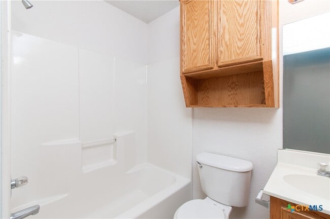 Building Photo - 3402 Toledo Dr
