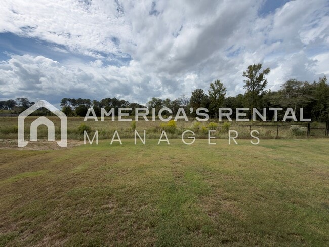 Building Photo - Coming Soon! Available to View Now!!