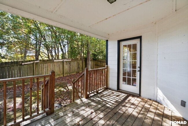 Building Photo - 198 Lakeview Dr