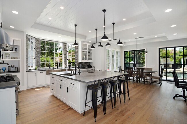 Building Photo - 28845 Countryside Dr