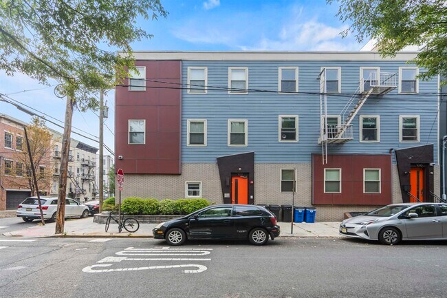 Building Photo - 102 Colgate St