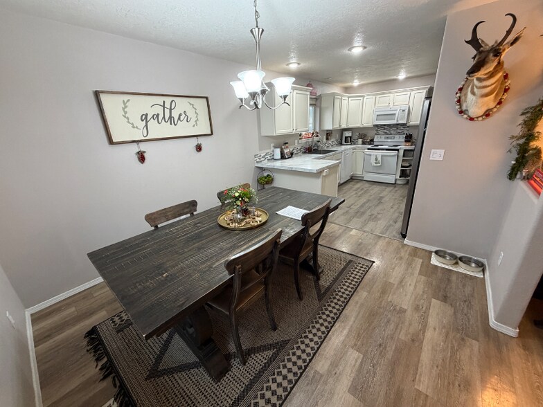 Building Photo - 1740 Peregrine Dr