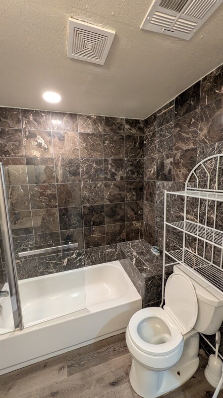 Building Photo - 1004 NE 28th St