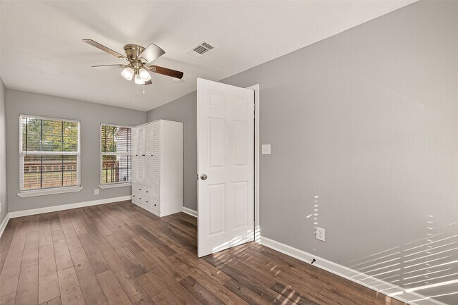 Building Photo - 6615 Kernel St