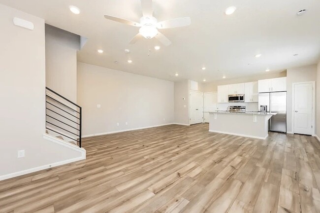 Building Photo - 9270 Oro City Loop