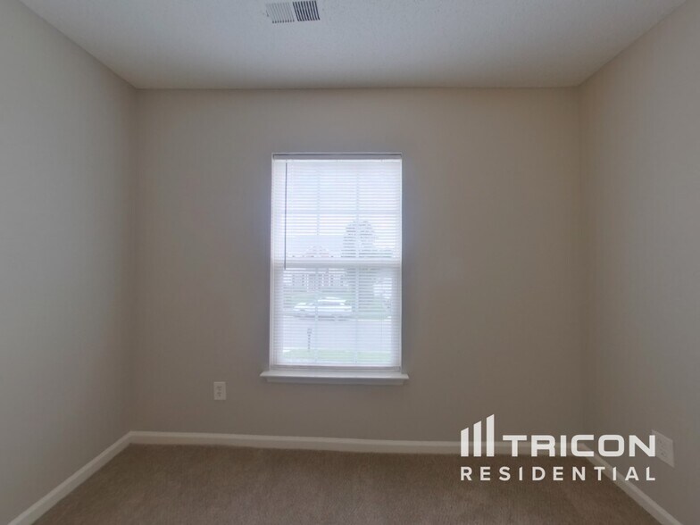 Building Photo - 10520 Katie Creek Ct