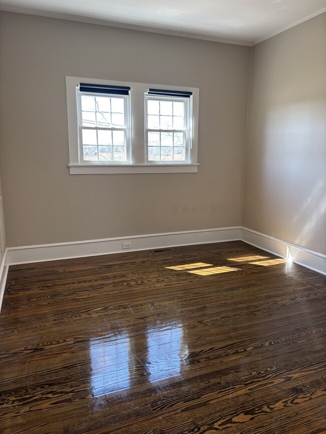 Building Photo - 603 Poplar Ave