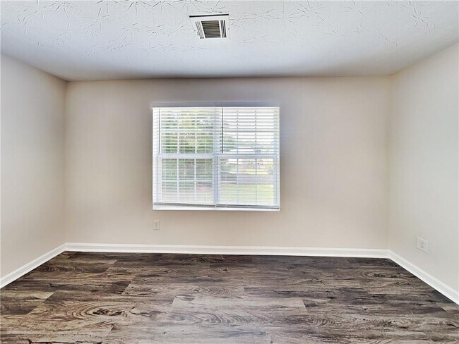 Building Photo - 35 Belmont Park Ln
