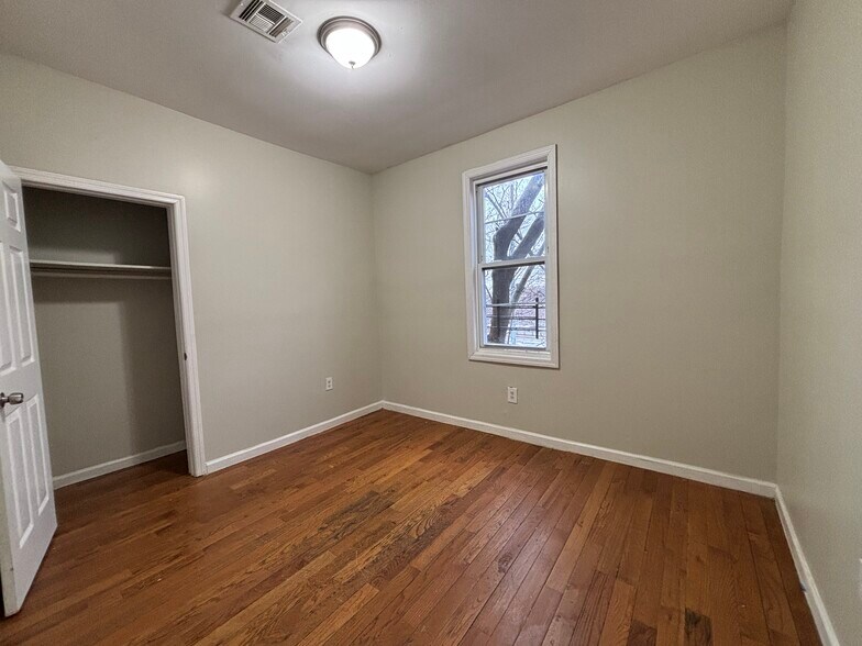 Building Photo - 386 Badger Ave