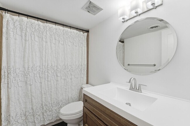 Building Photo - Beautiful 2-bedroom, 2-bathroom home nestled in the vibrant heart of Scottsdale