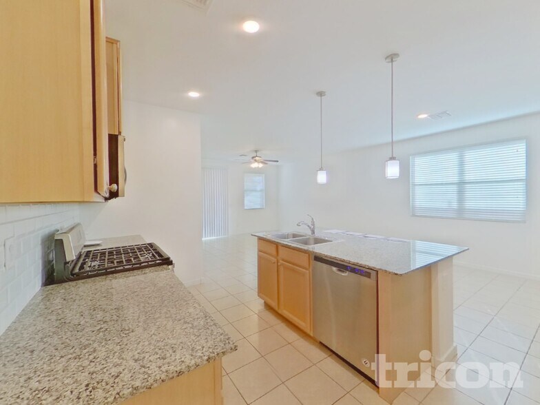 Building Photo - 13273 N 143rd Dr