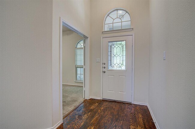 Building Photo - 1610 Greenside Dr