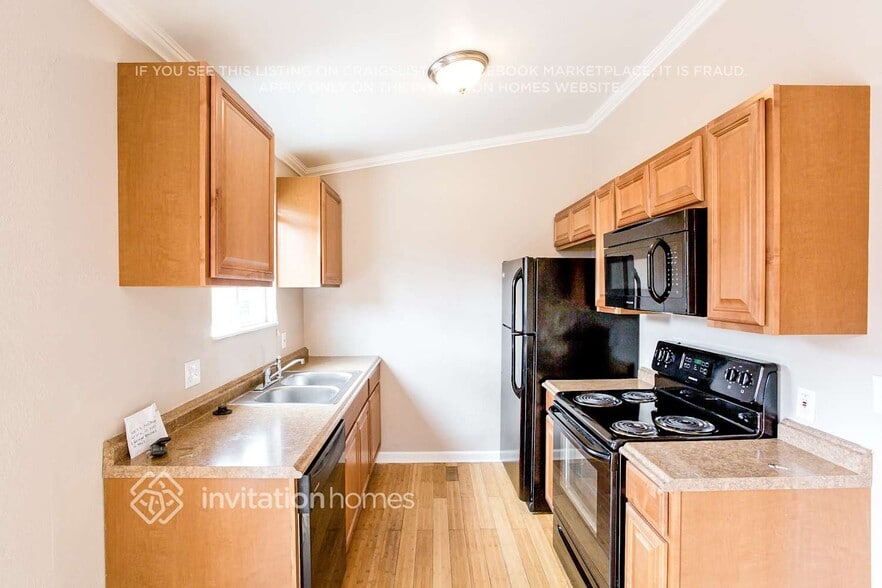Building Photo - 4817 S Pitkin Way