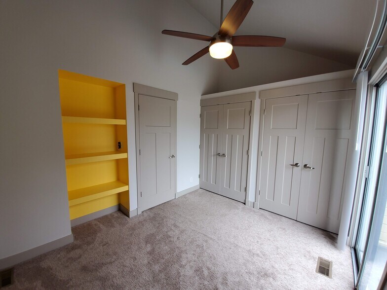 Second Bedroom or Office with Shelves and Double Closets - 1432 W Telegraph Hill Dr