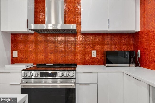 Building Photo - 3169 18th St NW