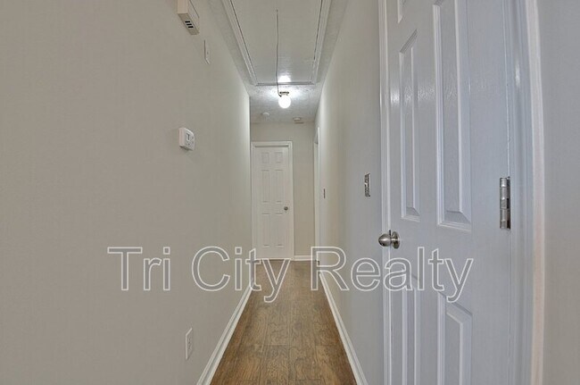 Building Photo - 350 Cobbler Dr