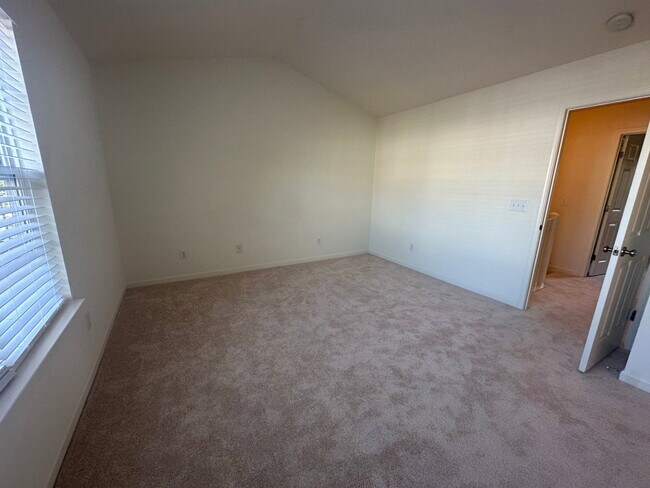 Building Photo - 2544 Halle Ann Cir