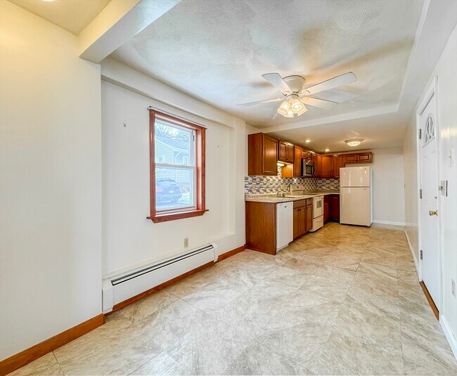 Building Photo - 117 Central St