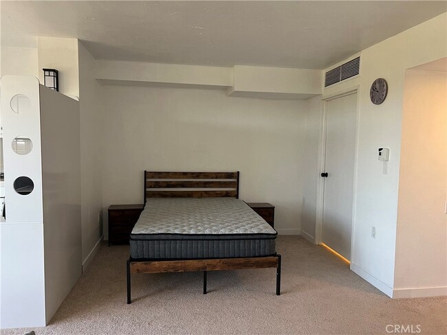 Building Photo - 24055 Paseo Del Lago W