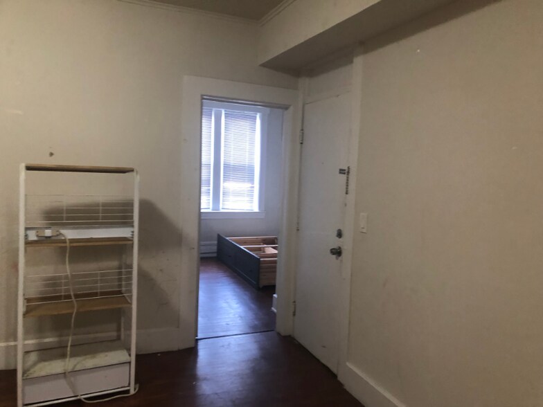 Building Photo - 39 Henry St