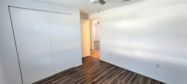 Building Photo - 306 W Hale Ave