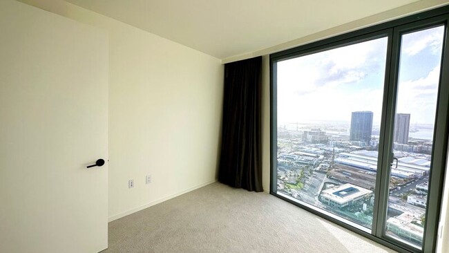 Building Photo - 1000 Auahi St