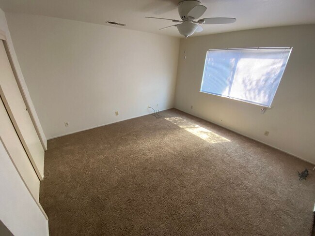 Building Photo - Charming Home for rent in Exeter, Ca