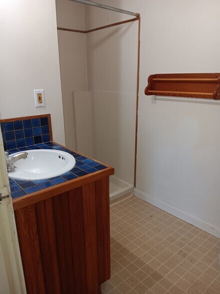 Building Photo - 430 S Holladay Dr