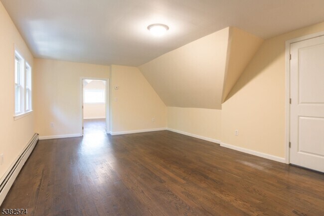Building Photo - 285 Orchard Terrace