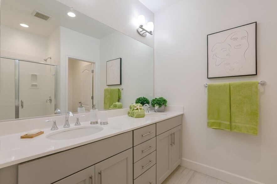 Building Photo - 5513 Great Oaks Pky